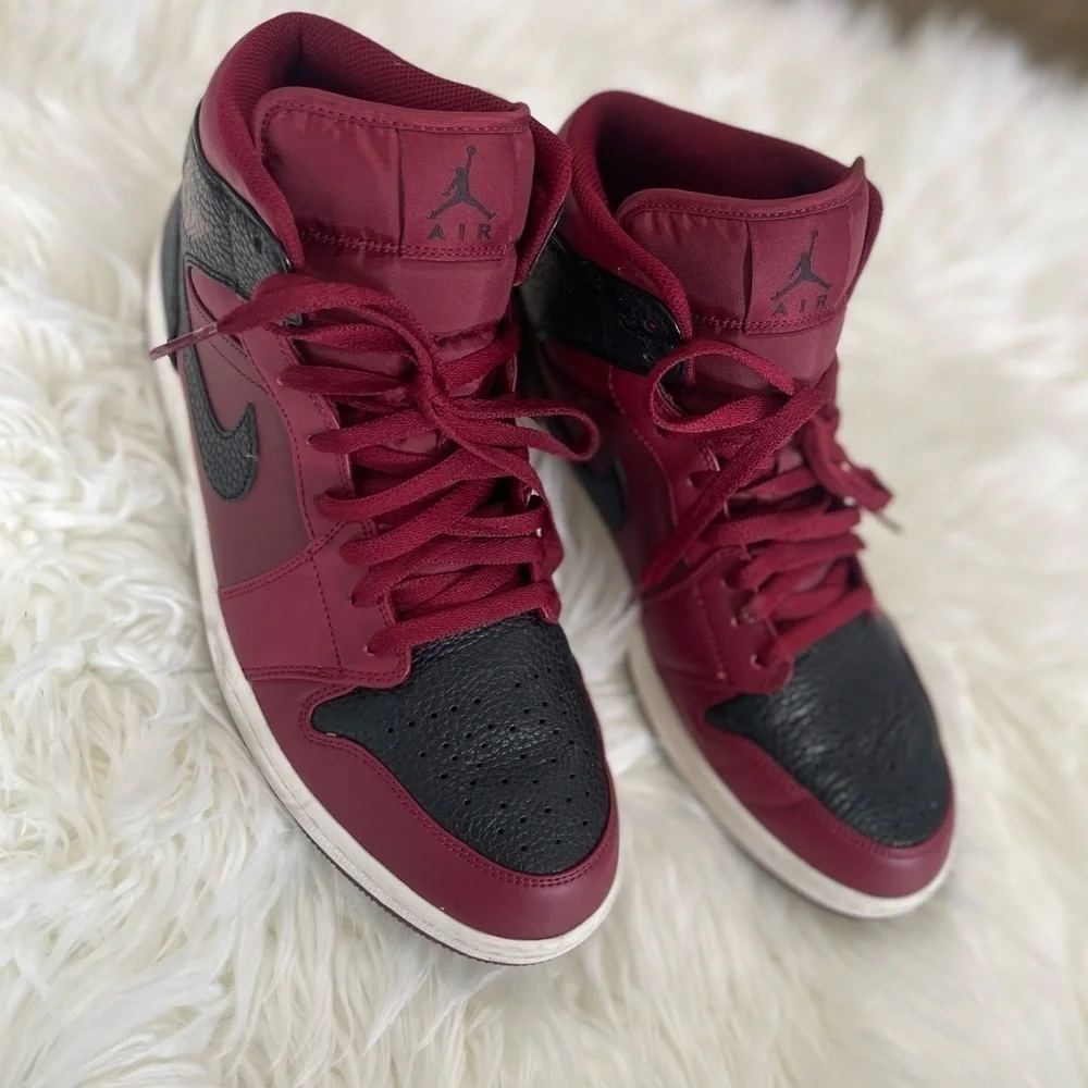 Nike Air Jordan 1 Retro Mid Reverse Banned Team Red Black Men’s Size 12
